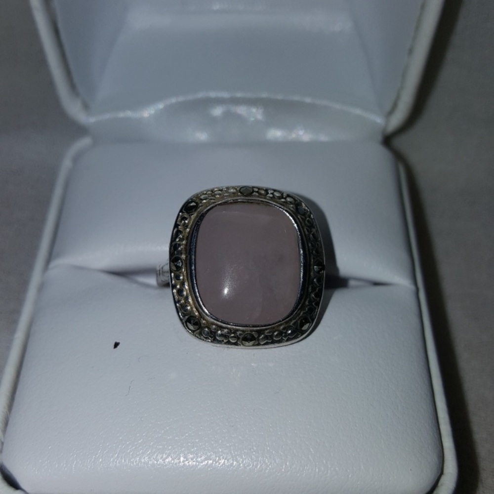 Vintage Sterling  silver and pink moonstone ring